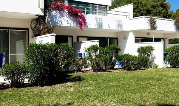 Wohngebäude mit Terrassen inklusive Gartenzugang