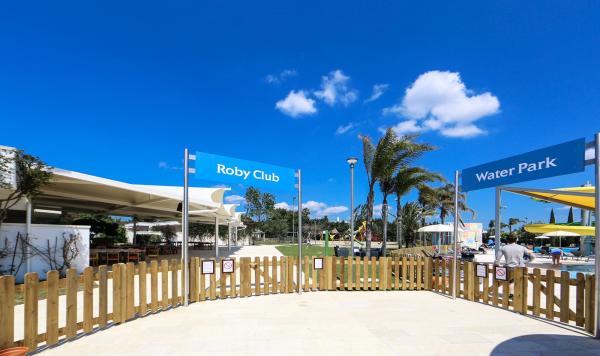 Eingänge zum Wasserpark und den Kinderclubs