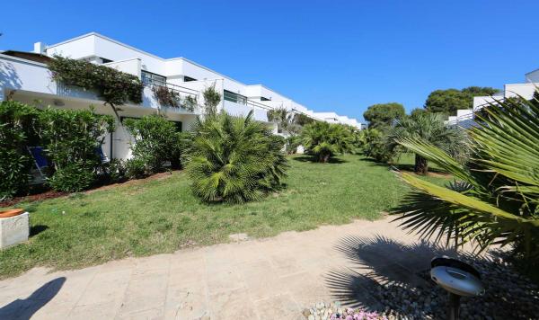 Wohngebäude idyllisch in der Gartenanlage gelegen