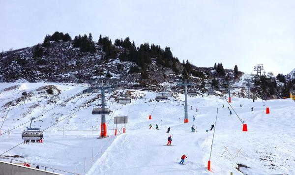 Abfahrt für Skifahrer