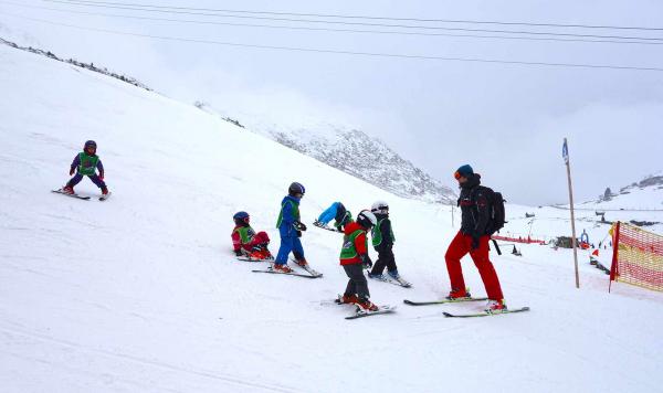 Kinder auf der Piste
