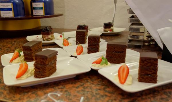 Sacher Torte Alpenrose Zuers