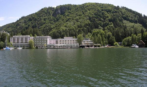 Blick auf See und Club