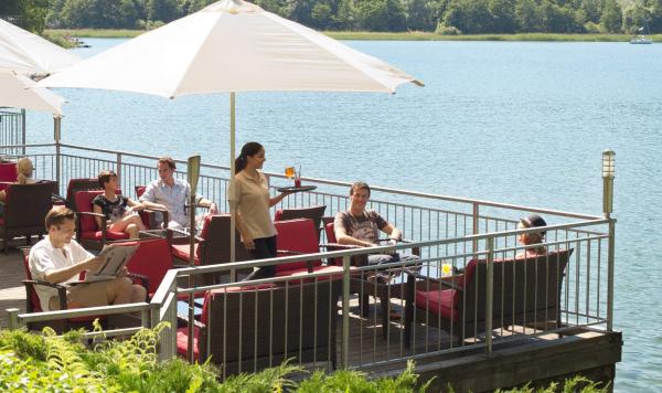 Terrasse mit Seeblick