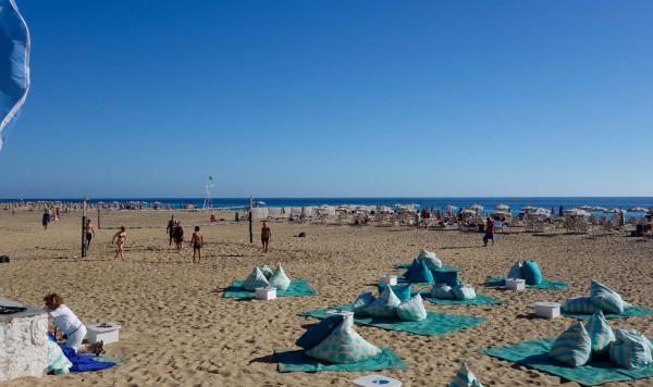 Sportaktiv am Strand