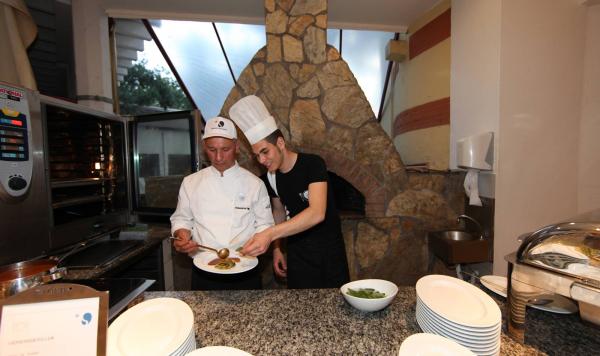 Köche im Robinson Camyuva