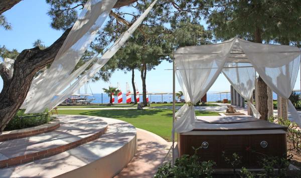 Relaxen in der Gartenanlage