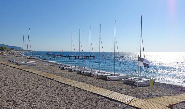 Katamaran Segeln im Robinson Camyuva