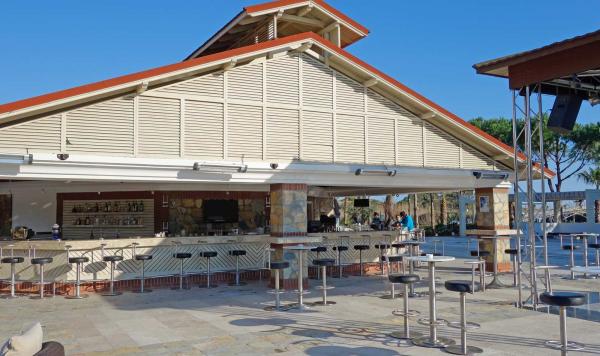 Poolbar im Club Nobilis