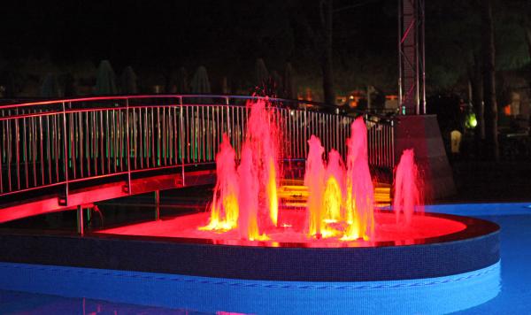 Springbrunnen bei Nacht
