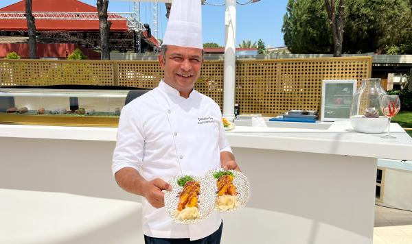 Chefkoch im Spezialitätenrestaurant