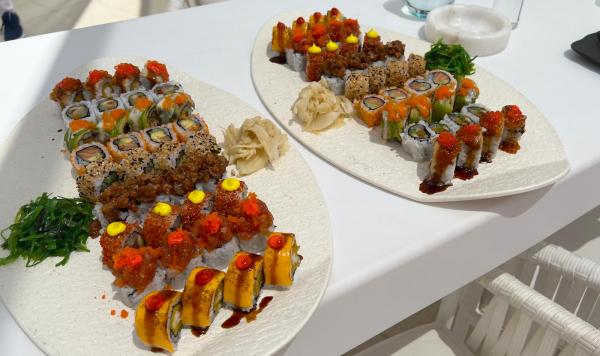 Leckere Sushi-Teller