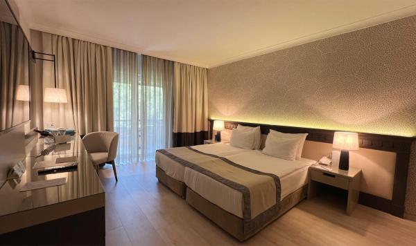 Wohnbeispiel Schlafzimmer mit Doppelbett