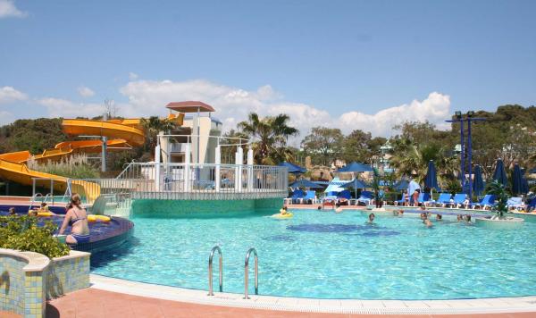 Pool im Robinson Pamfilya