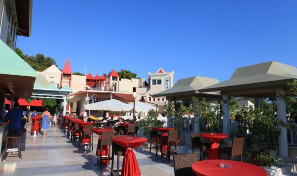 Außenbereich im Robinson Pamfilya