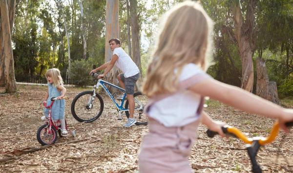 Kinder beim Radfahren
