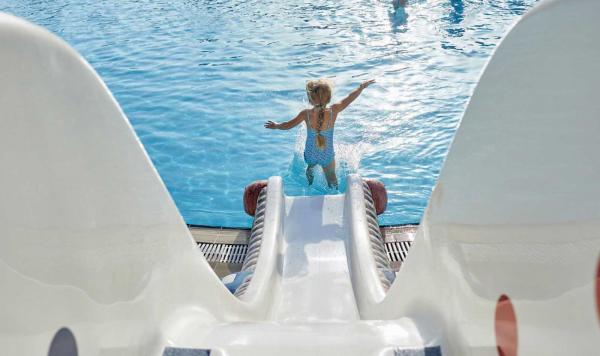 Wasserrutsche im Kinderpool