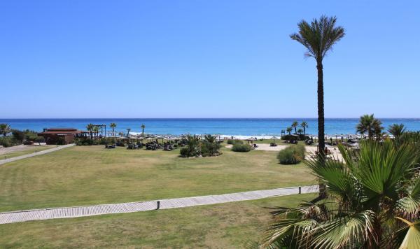 Anlage mit Blick auf Meer