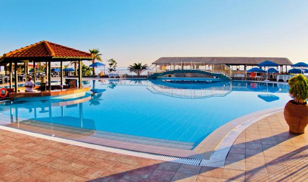 Pool im Nana Beach