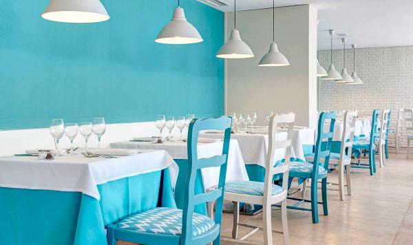 Farbenfrohe Restaurantgestaltung