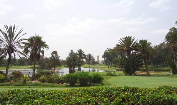 Weitläufige Parkanlage