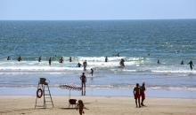 Belebter Strand