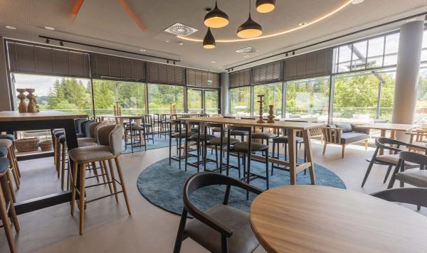 Mehr Platz für Gruppen in der Connectbar