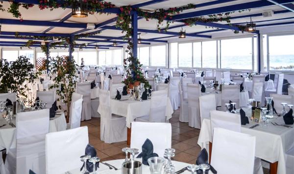 Hübsch gedeckter Speiseraum