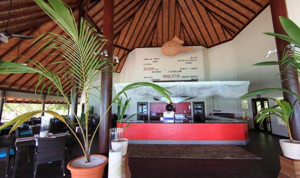 Bar im Robinson Club Maldives