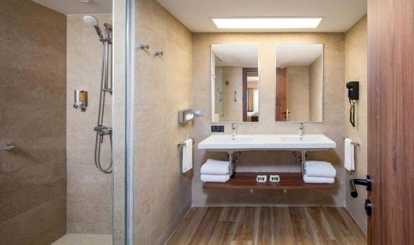 Wohnbeispiel Badezimmer im Doppelzimmer Standard