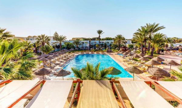 Blick über den Pool