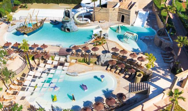 Blick auf Clubanlage von Oben