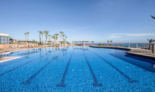 Semi-olympischer Pool für Schwimmer