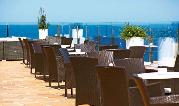 Restaurant mit Blick auf das Meer
