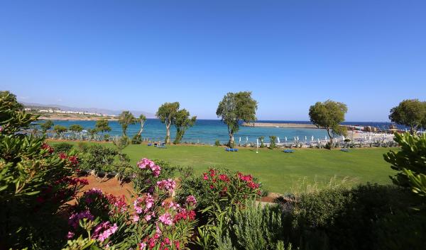 Sonnen und dabei den Blick über das Meer genießen