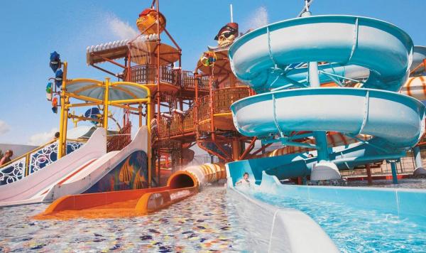Aquapark mit Rutschen