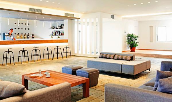 Bar und Chillout Bereich