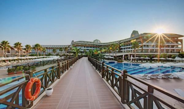 Clubanlage Poolbereich