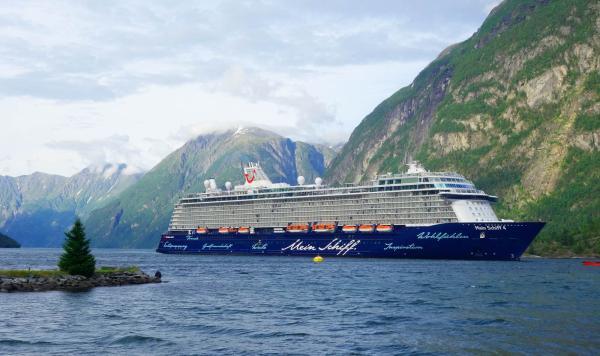 Mein Schiff 4 auf hoher See