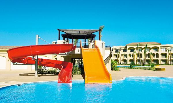 Wasserrutschen im Pool