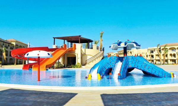 Bunter Wasserspielplatz im Pool