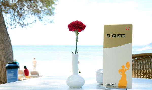 Essen mit Meeresblick