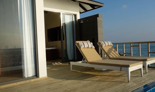 Terrasse über dem Meer