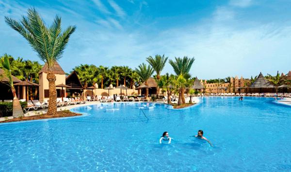 Poolbereich im RIU Clubhotel Funana