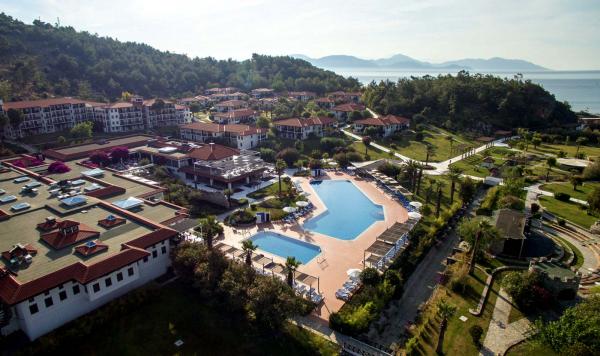 Blick von Oben auf das Hotelgelände