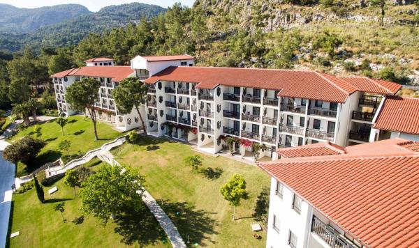 Blick auf den Hotelkomplex