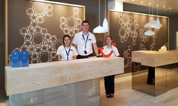 Freundlciher Empfang an der Rezeption