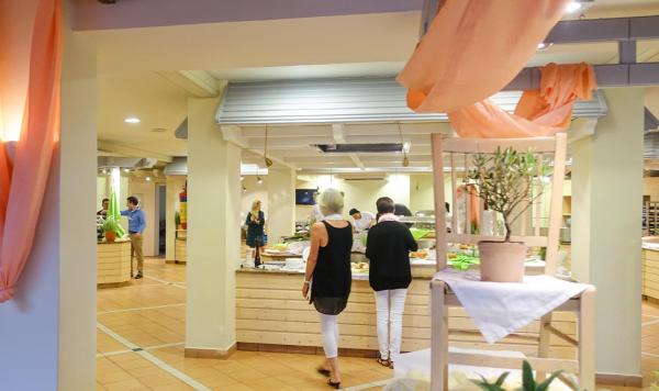 Neu gestaltetes Buffet