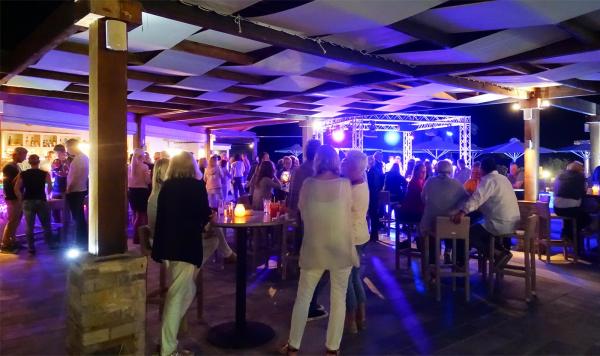 Unterhaltung in der Disco