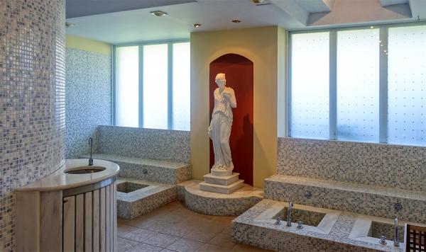 Spa mit griechischem Ambiente